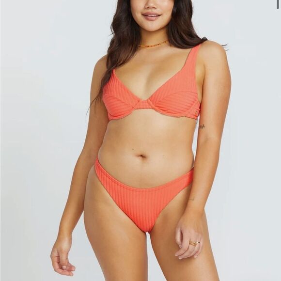 Billabong In The Loop Hike Bottom - Picture 4 of 8